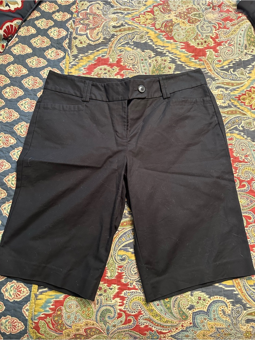 Ann Taylor Black Bermuda shorts size 14